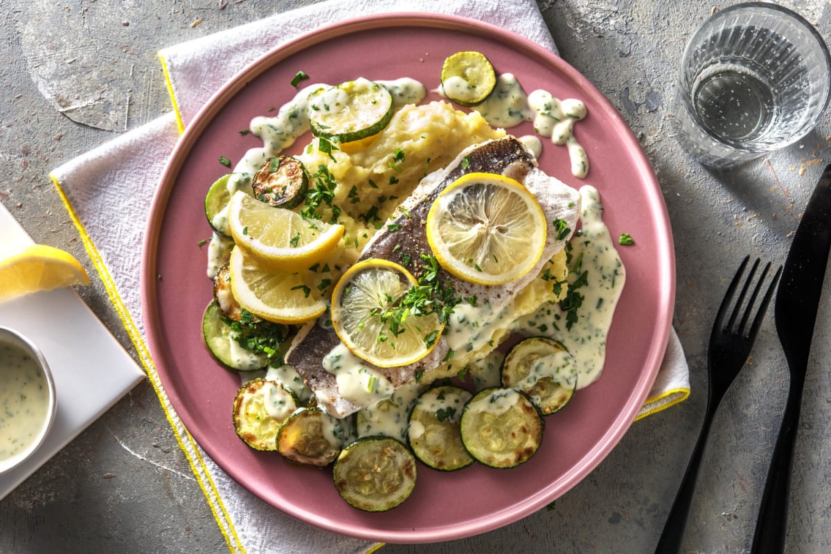 Zitroniger Fisch mit Kerbelsoße & käsigem Stampf