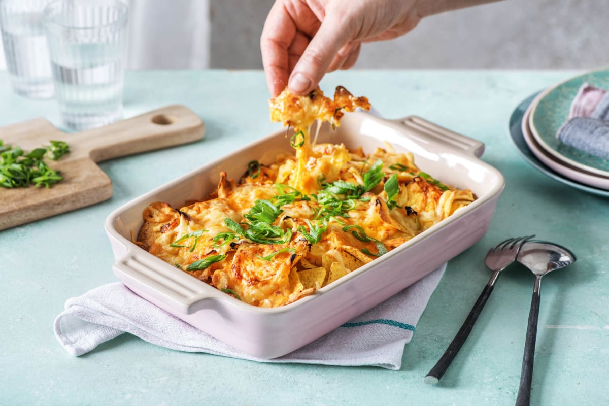 Nacho Bake mit Srirachacrème und Käse
