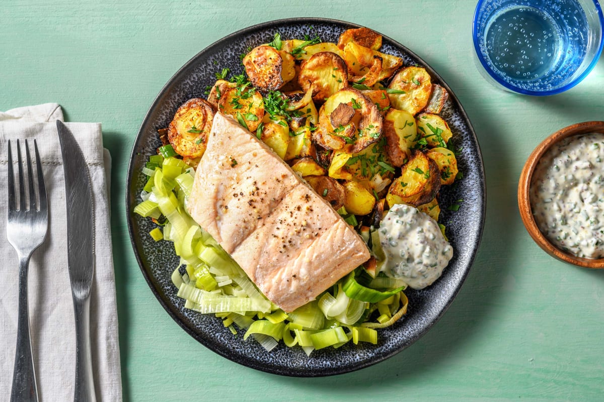Gedämpfter Lachs auf Lauchgemüse