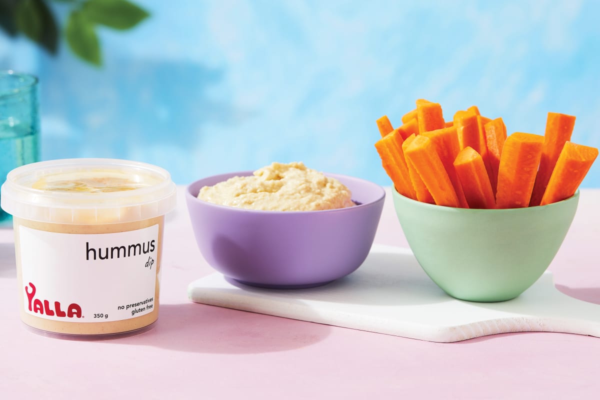 Carrot Sticks & Hummus Dip