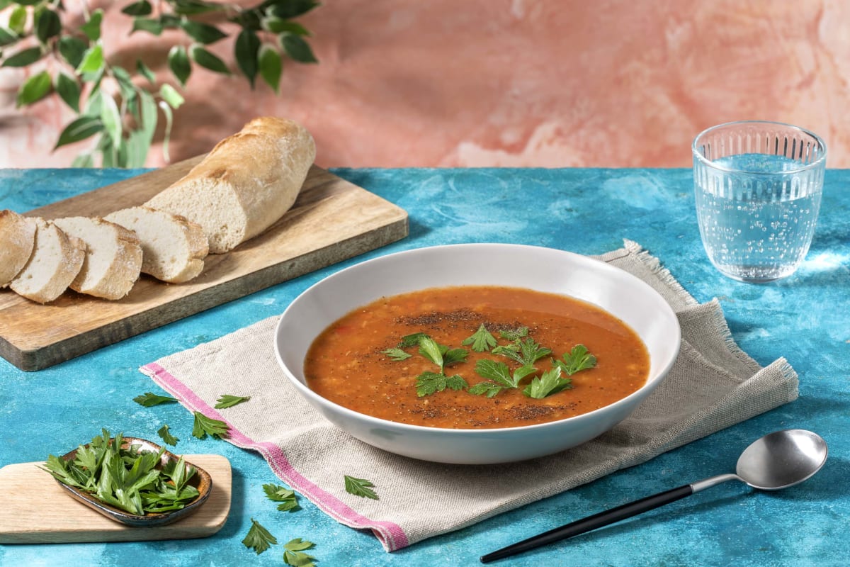 Fruchtige Tomaten-Basilikum-Suppe mit Ciabatta