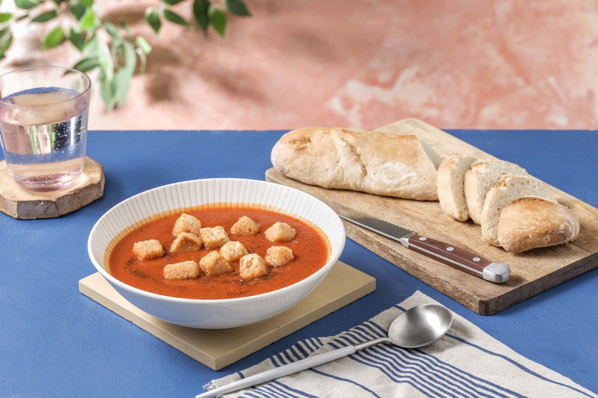 Fruchtige Tomaten-Basilikum-Suppe mit Ciabatta