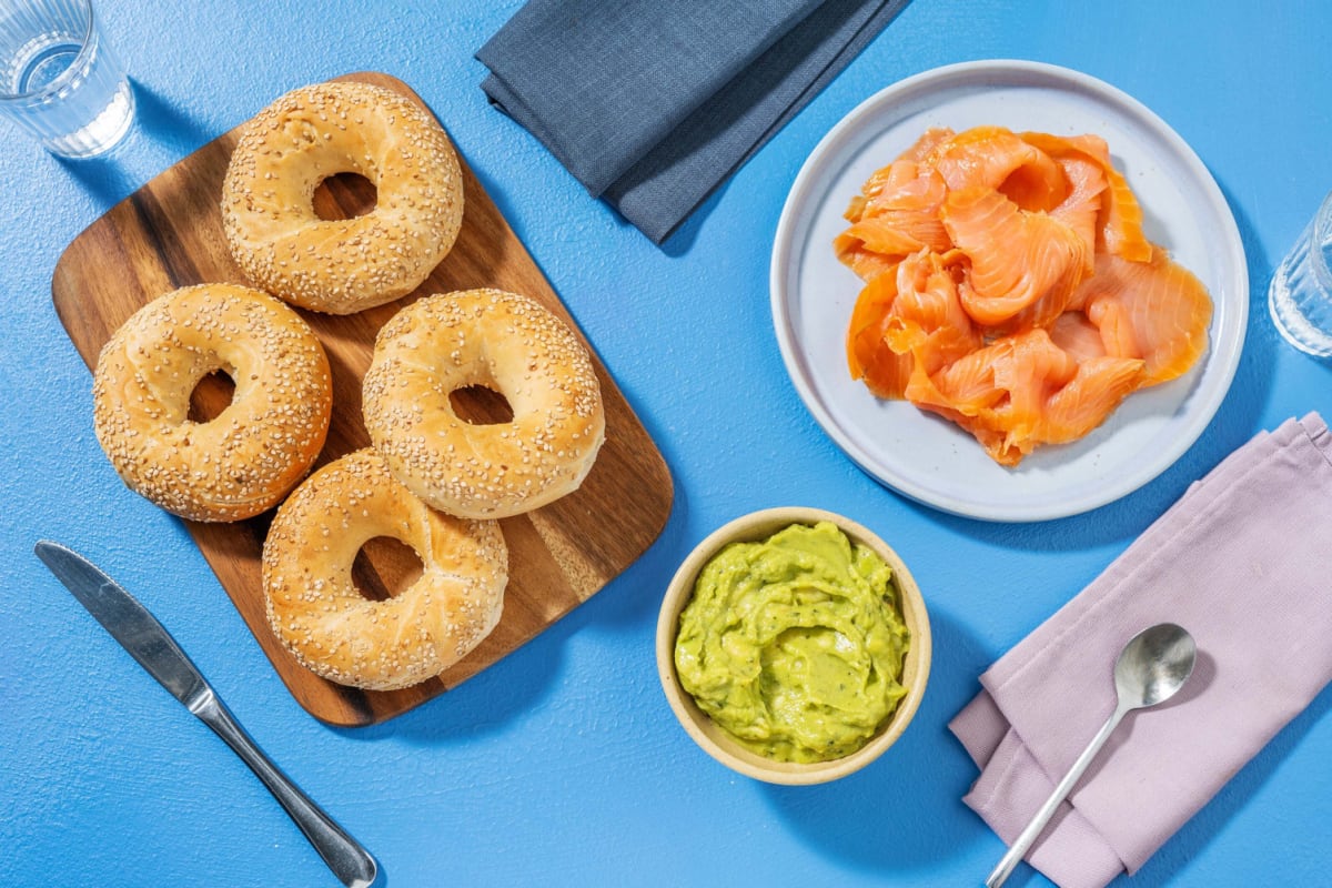 Bagel Bundle mit Räucherlachs und Guacamole