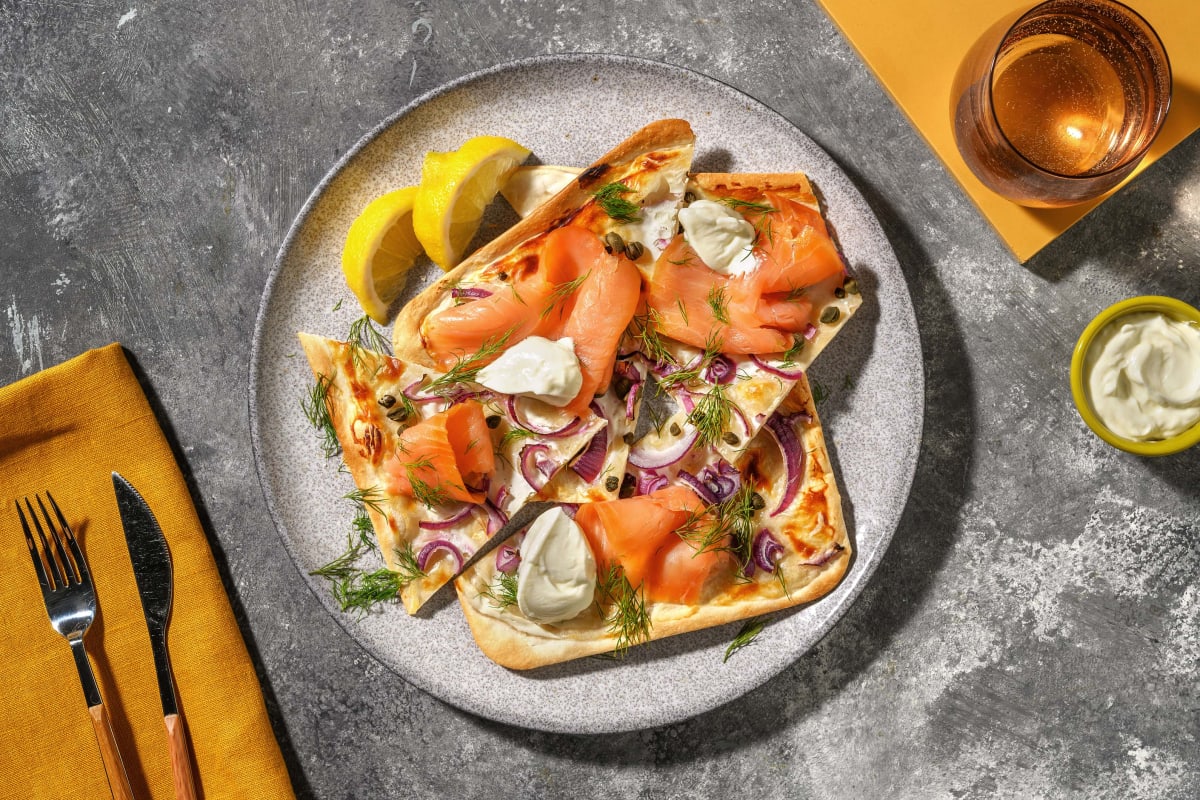 Flammkuchen met gerookte zalm