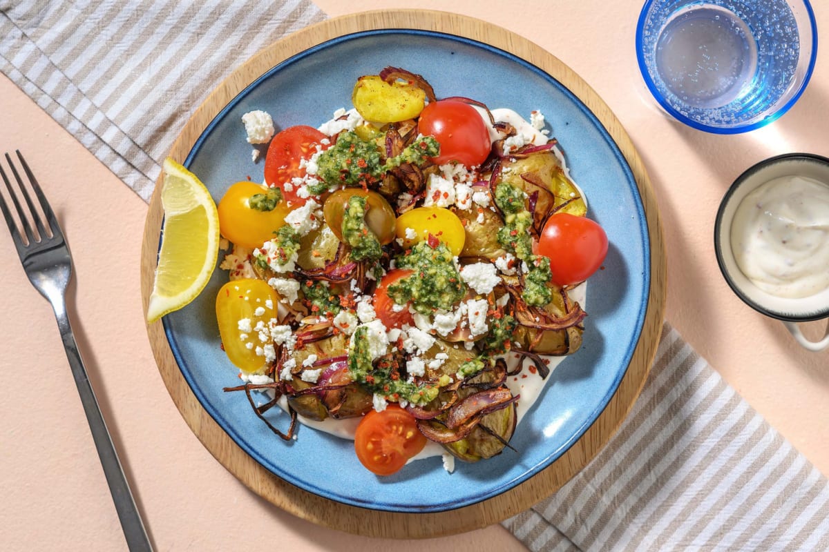 Bärlauchpesto auf Knusperkartoffeln mit Hirtenkäse