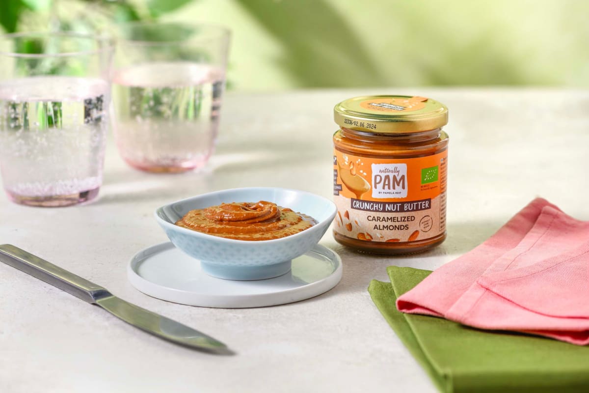 Naturally Pam Crunchy Nut Butter mit karamellisierten Mandeln