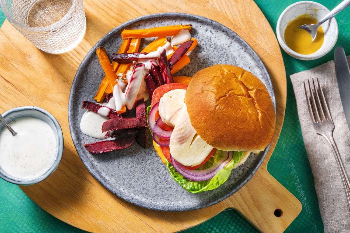 Grillkäse-Burger mit Karotten-Beete-Sticks