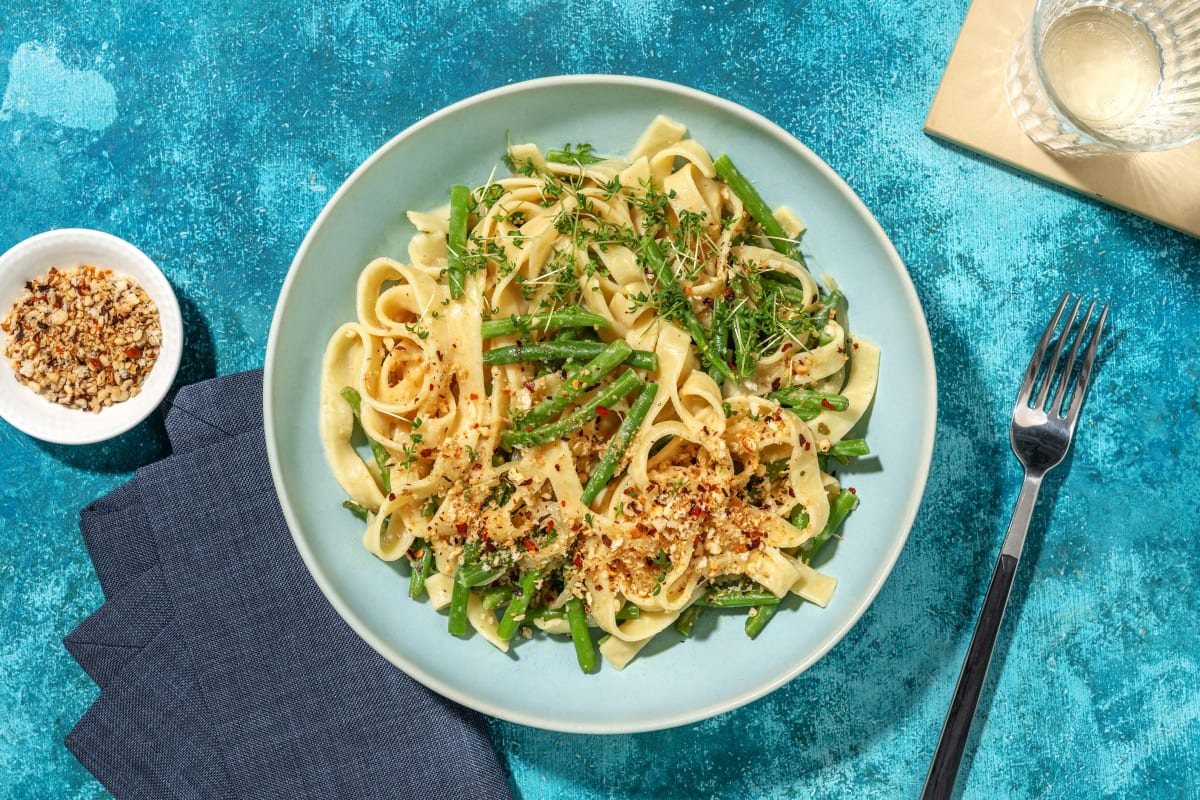 Bandnudeln mit Miso-Zwiebel-Soße 