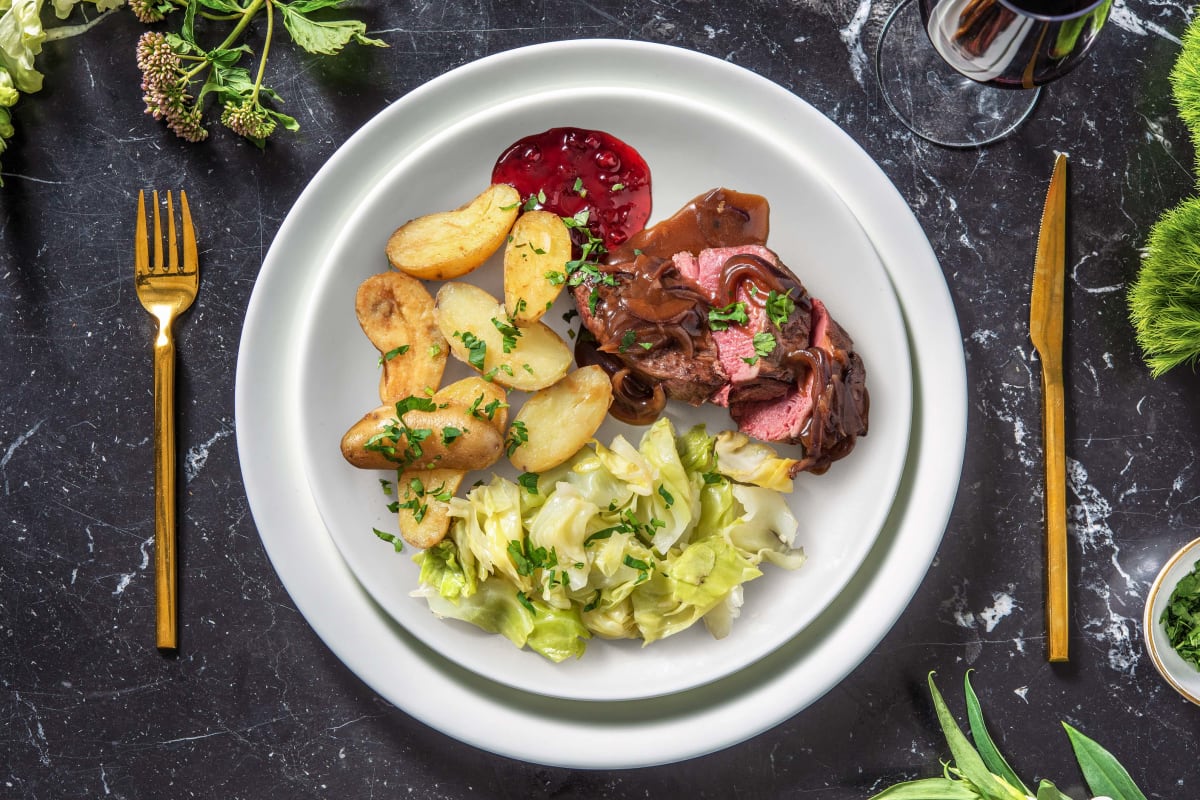 Rosmarin-Hirschsteak mit Zwiebel-demi-Glace