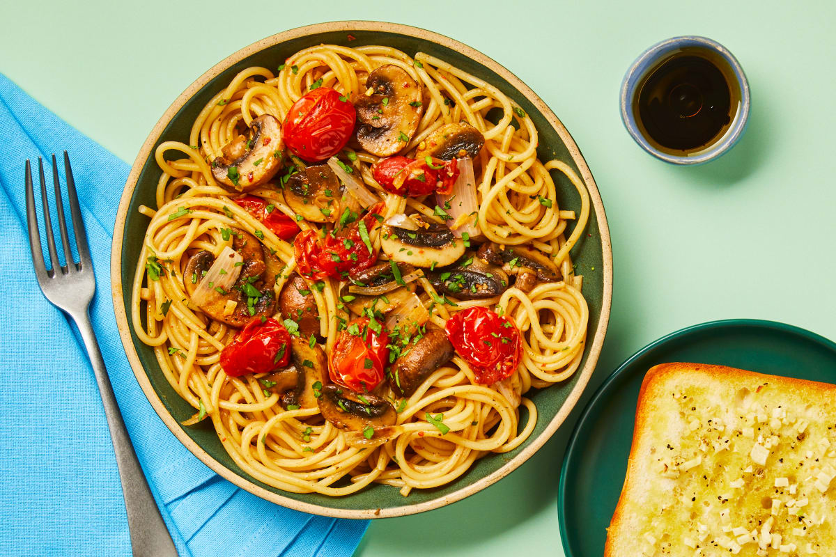 Vegan Mushroom Spaghetti Aglio e Olio Recipe | HelloFresh