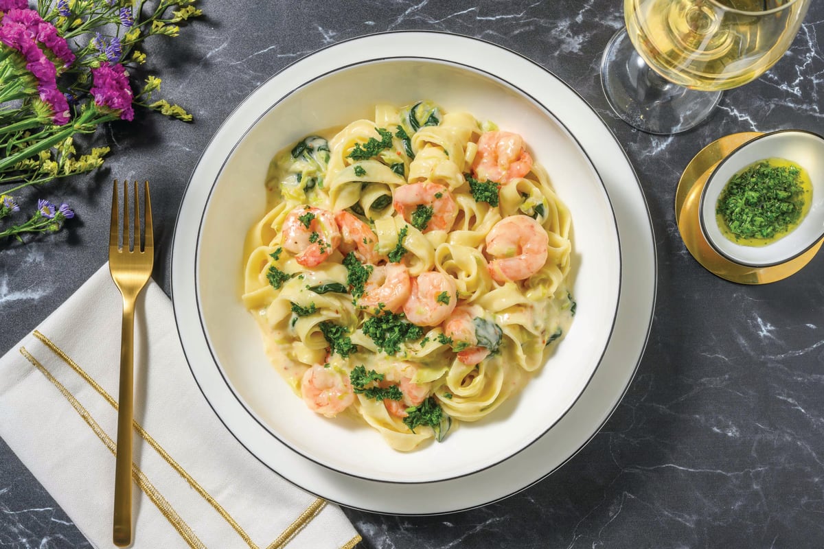 Creamy Garlic Prawn Fettuccine