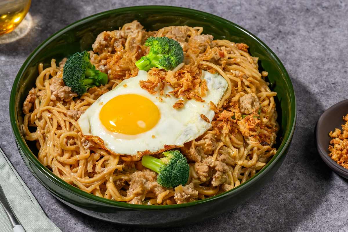 Sesame-Hoisin Beef Noodles & Sautéed Veg