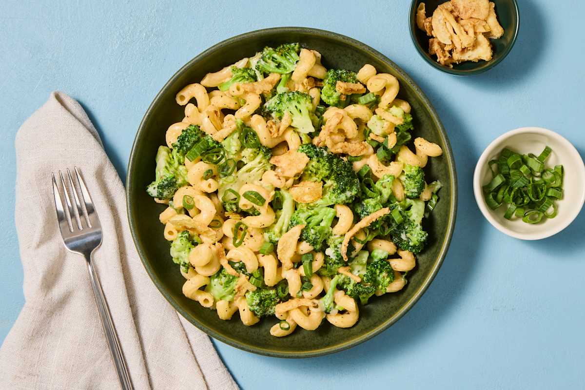Creamy Broccoli Cheddar Cavatappi