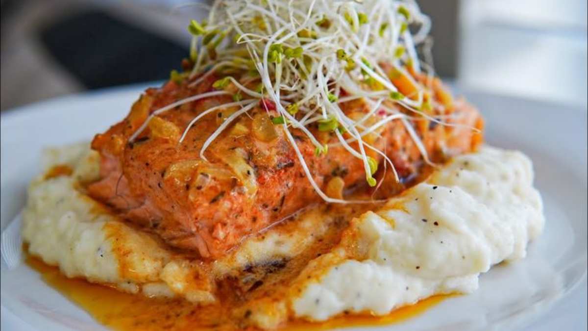 Salmon and Red Pepper Pesto Cream Sauce
