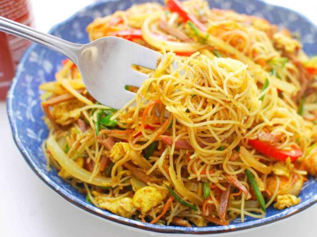 Golden Turmeric Fried Noodles