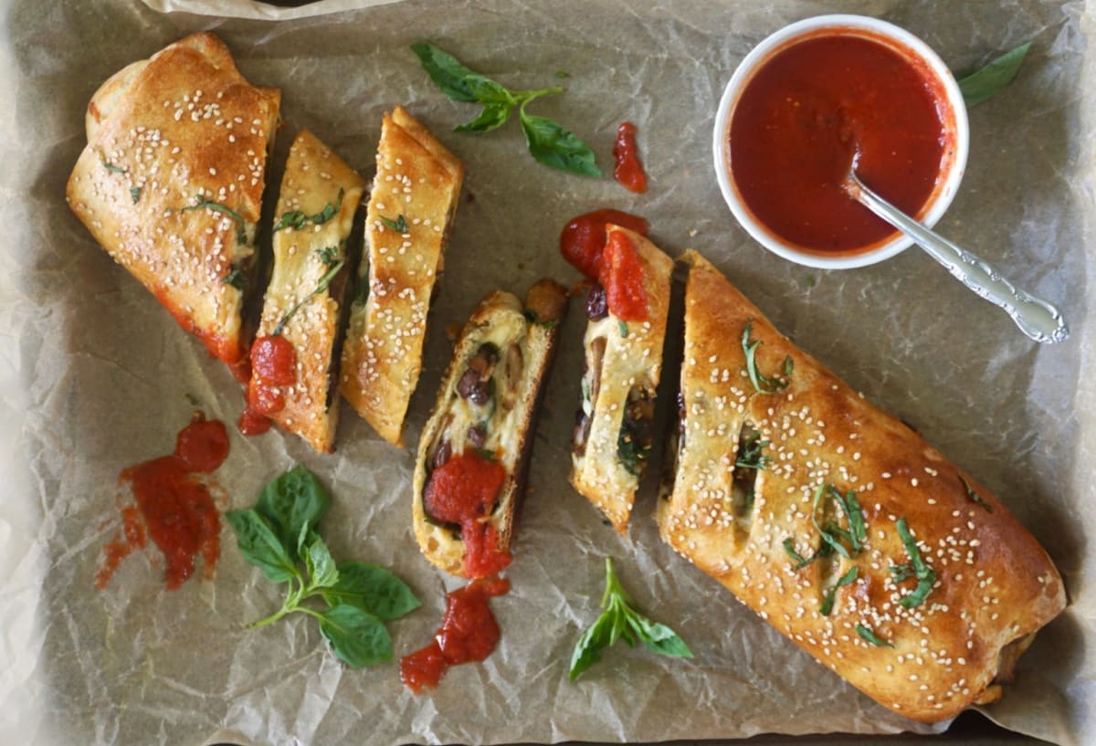 Roasted Red Pepper and Spinach Stromboli with Bocconcini 
