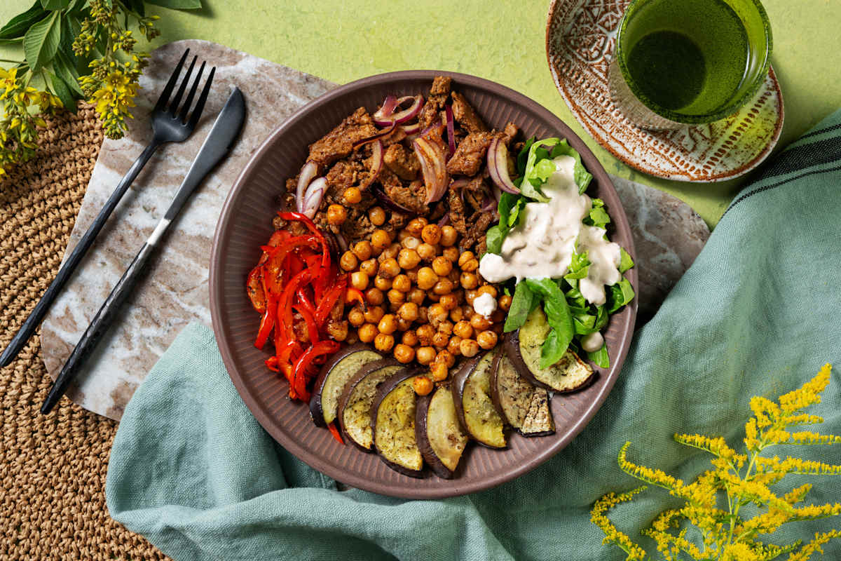 Bowl met vegetarische shoarma en aubergine