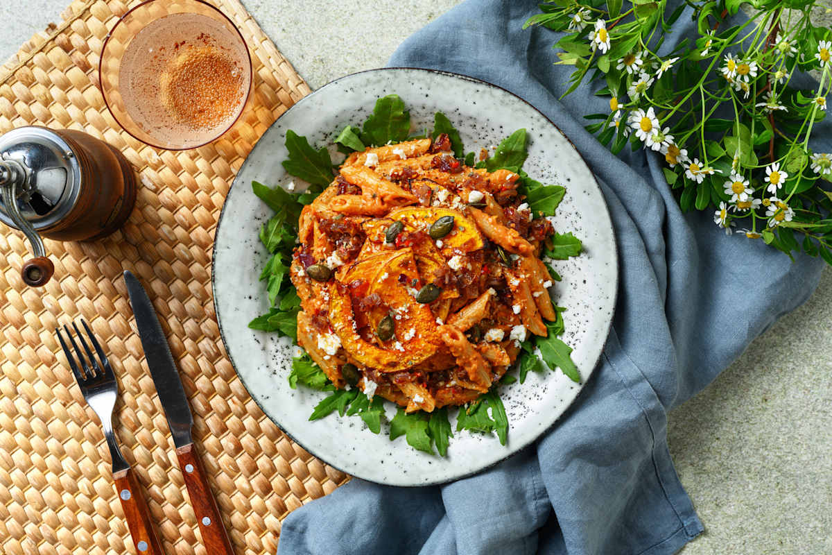 Romige penne met feta en flespompoen