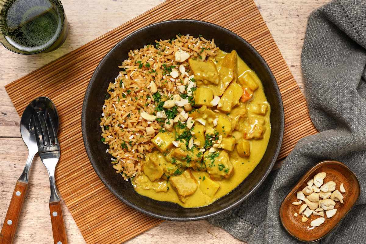 Surinaamse stijl curry met vegan kip en pastinaak