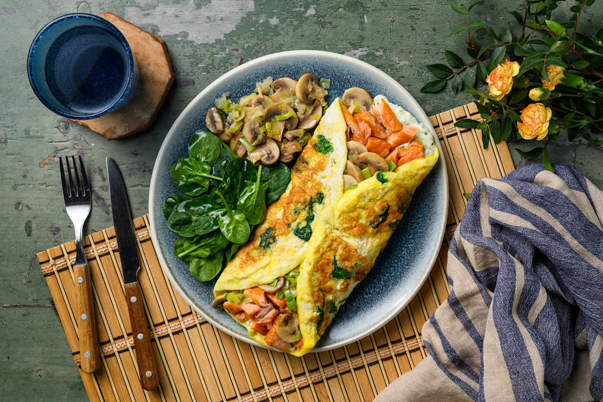 Egg wrap met warmgerookte zalm