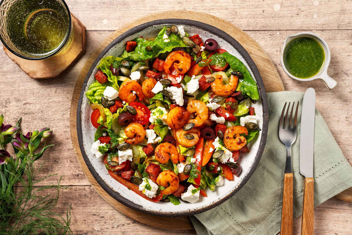 Keto salade met chorizo en garnalen
