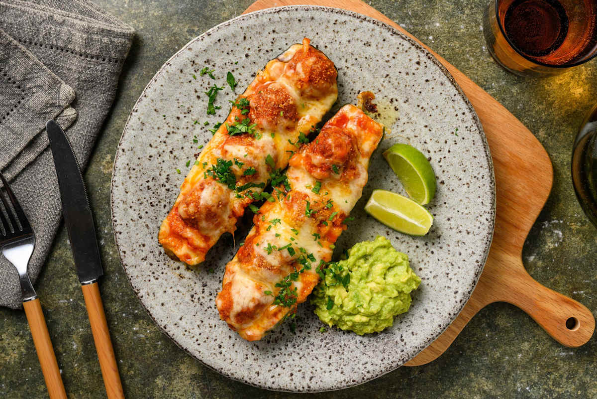 Gevulde courgette met kipgehaktballetjes