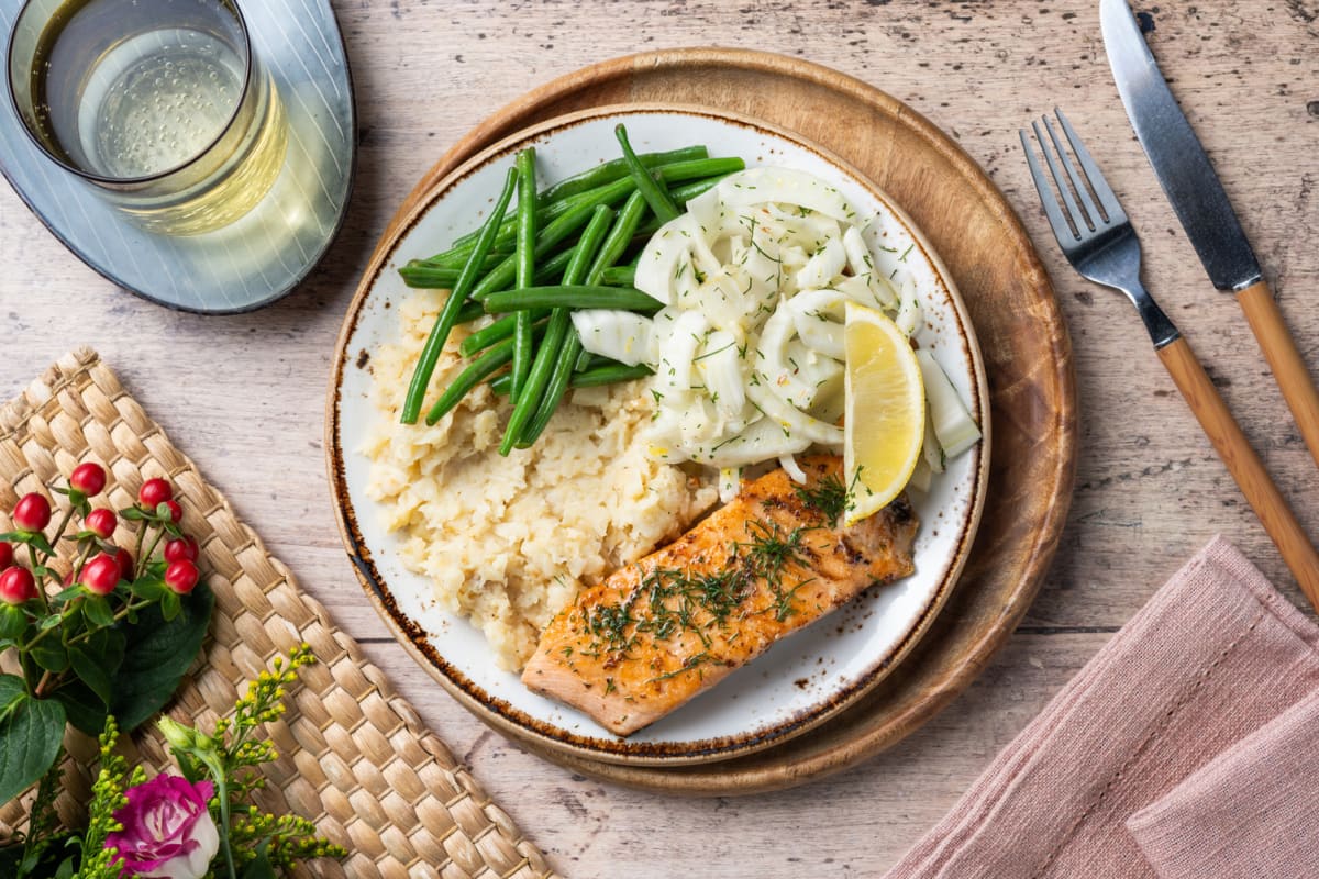 Zalm op knolselderijpuree met frisse venkelsalade