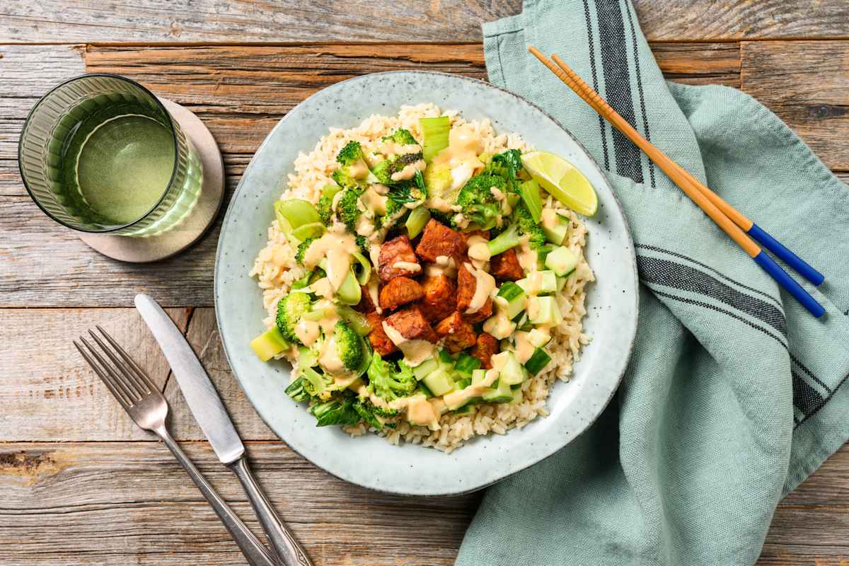 Tempeh Yakiniku met rijst en zoete tahinsaus