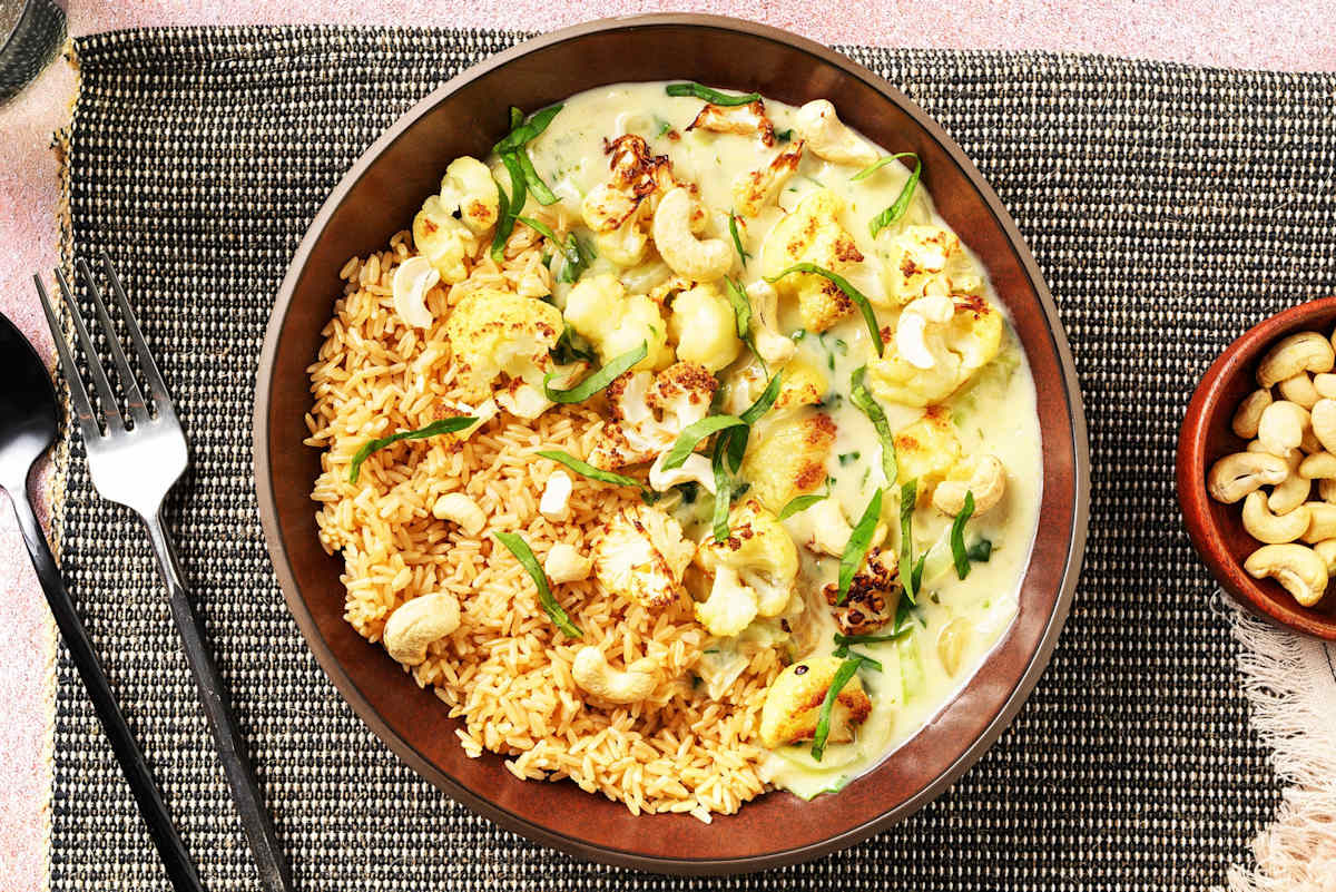 Chou-fleur rôti en sauce au curry vert