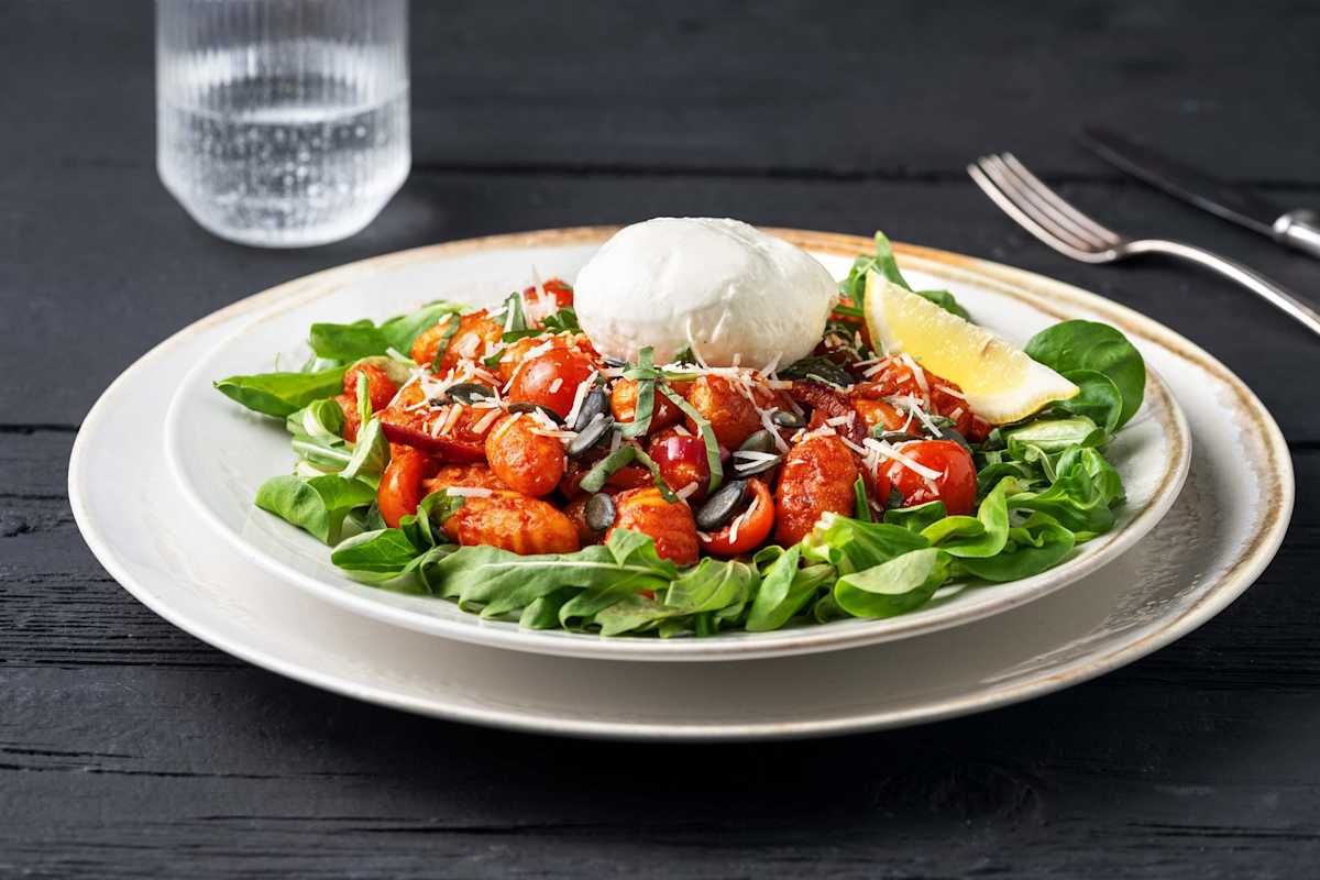 Gnocchi van zoete aardappel met burrata en tomaat