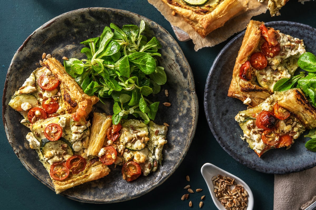 Tarte mit Kirschtomaten und Hirtenkäse,