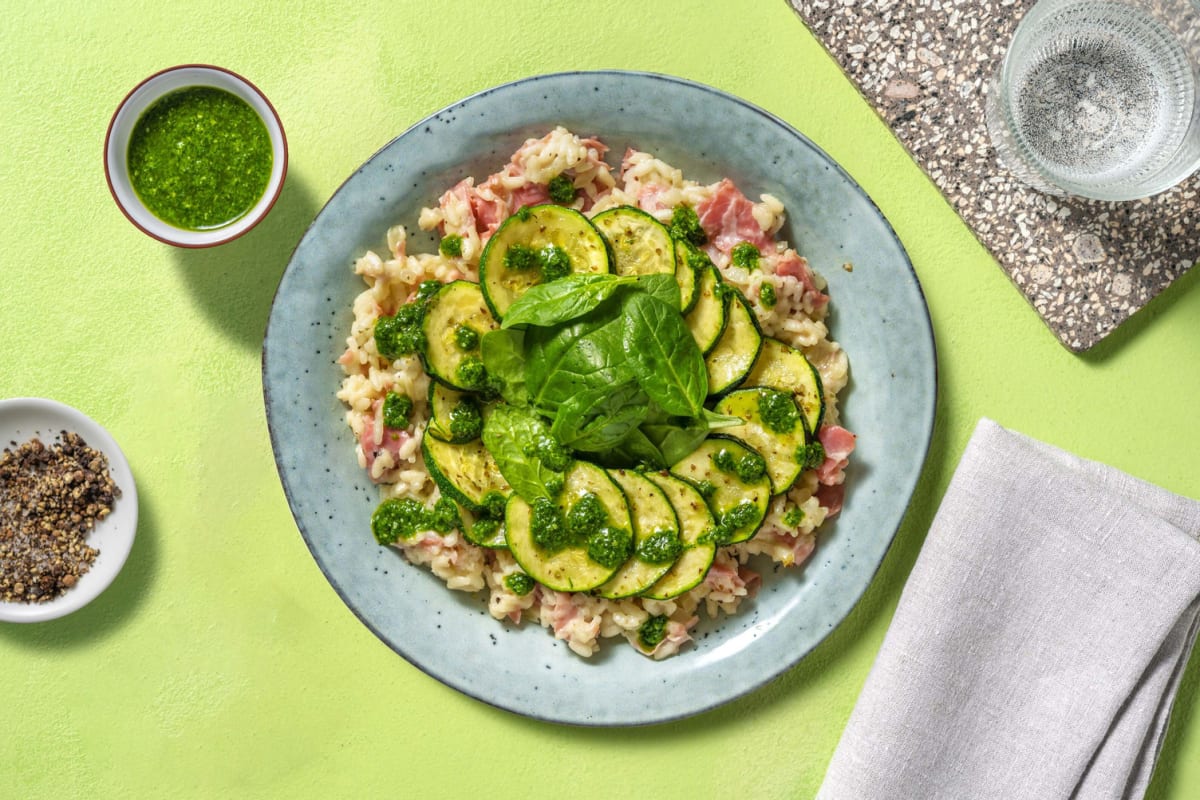 Groene risotto met ham en spinaziepesto