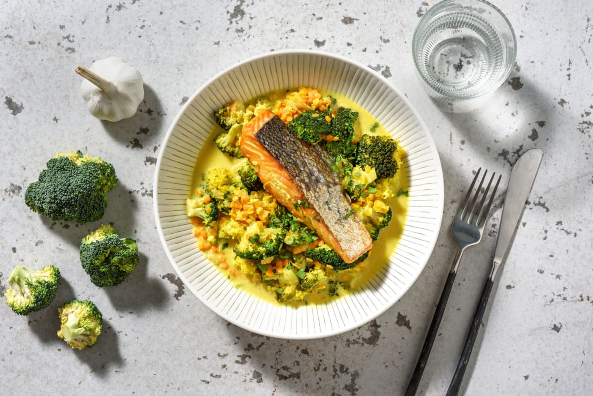 Bowl de lentilles corail au saumon & brocoli