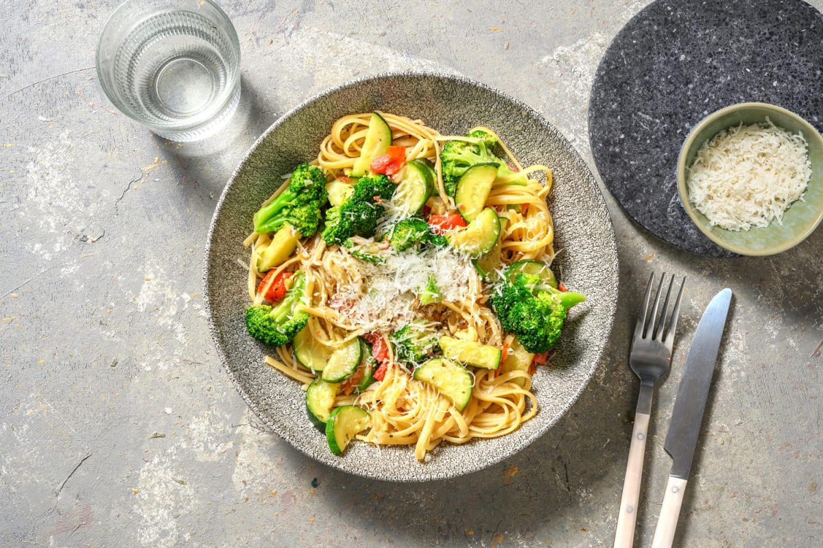 Romige spaghetti met broccoli en courgette