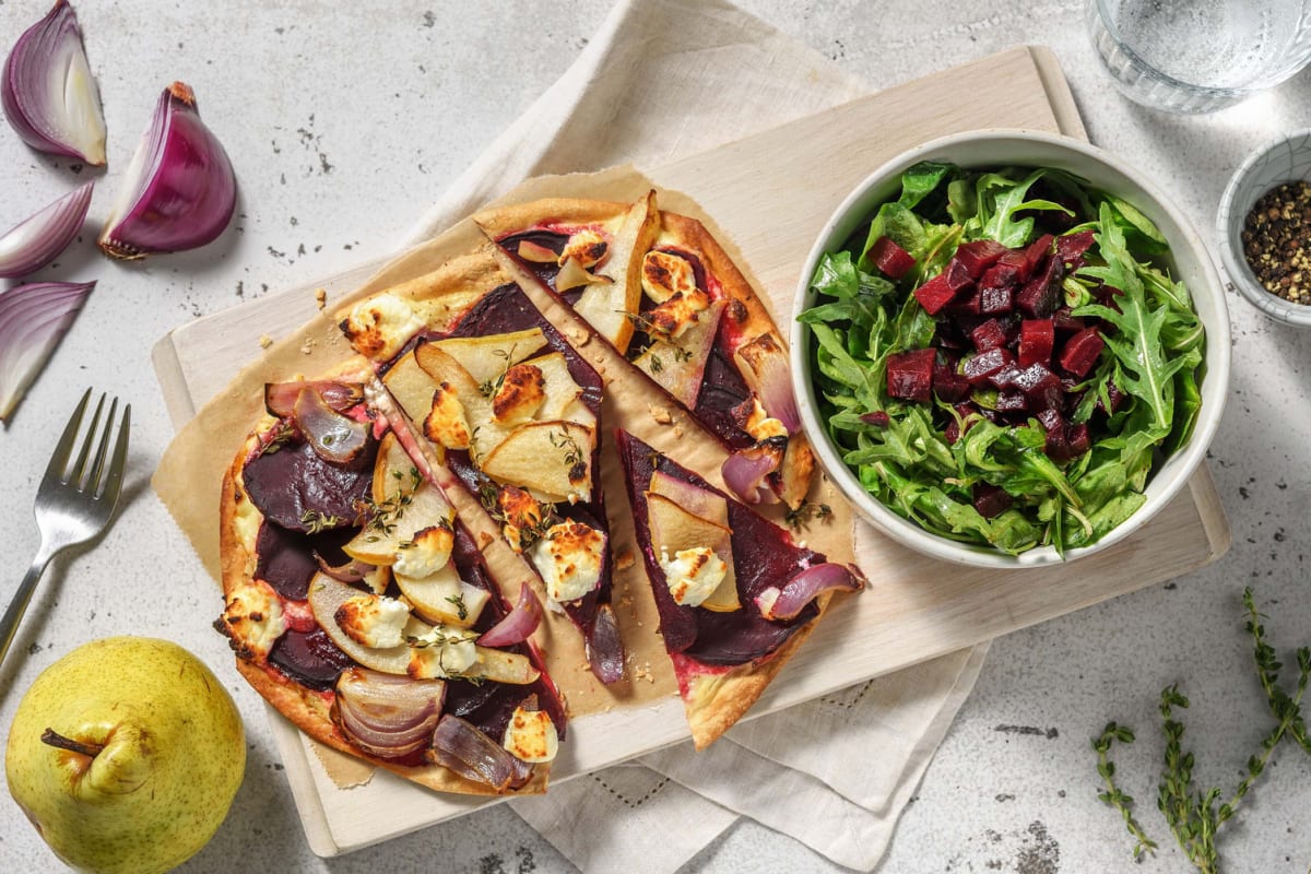 Flammkuchen met geitenkaas en rode biet