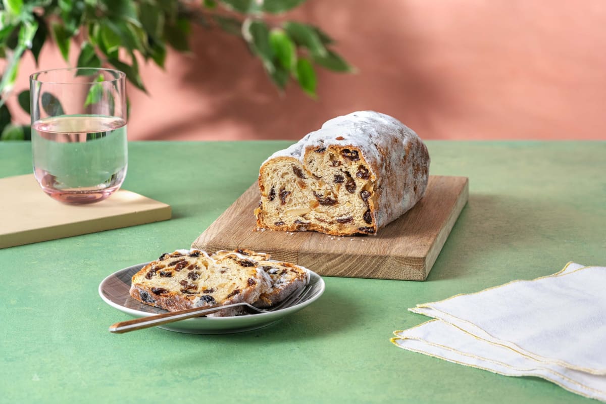 Weihnachtsstollen mit Rosinen