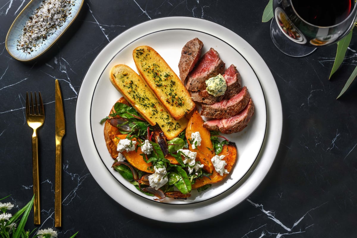Steak and garlic bread  