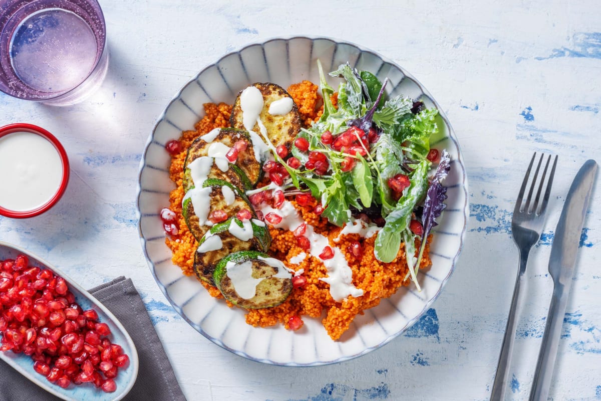 Couscous Bowl mit Ofen-Zucchini