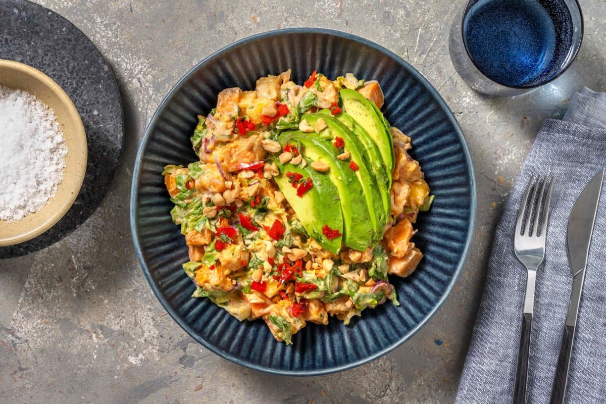 Tropische Salat-Bowl mit Süsskartoffel 