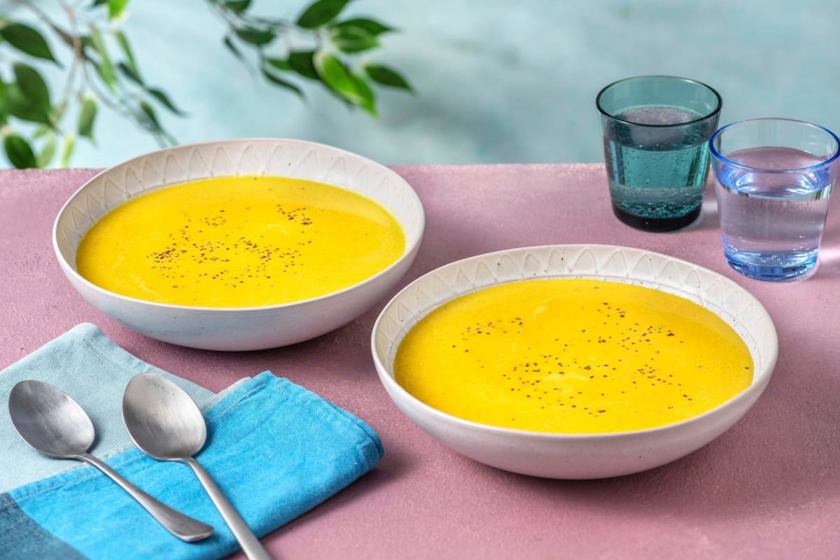 Crème superbe de carottes, de gingembre et de curcuma