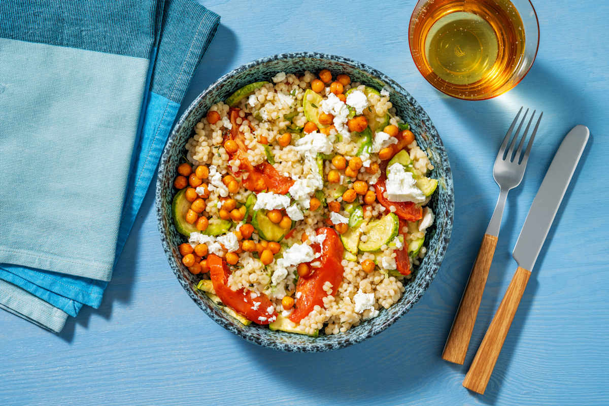 Cuscús con garbanzos crujientes y queso griego