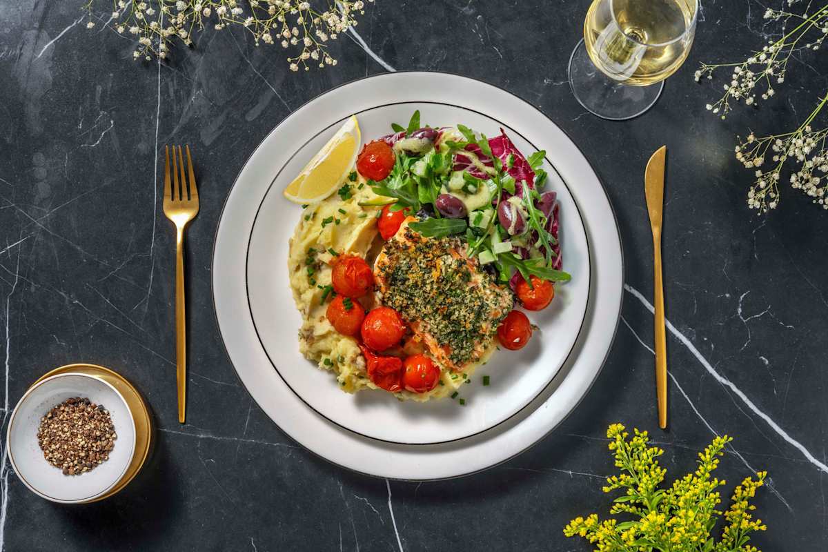 Zalmfilet in zelfgemaakte kruidenkorst met gepofte kerstomaten