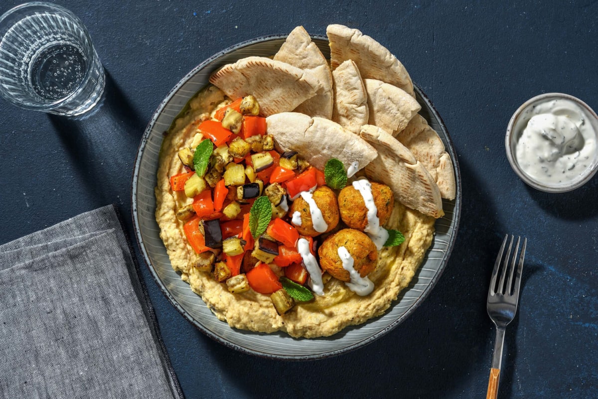 Falafelbowl met zelfgemaakte hummus