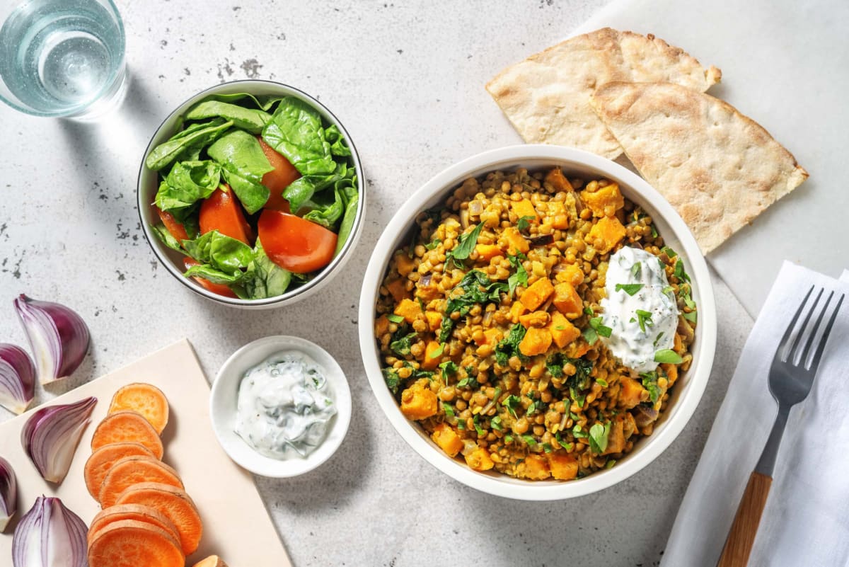 Linzencurry met zoete aardappel en naan