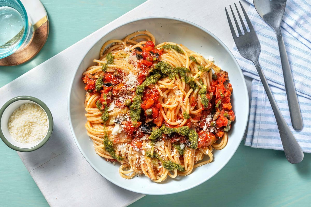 Spaghetti Puttanesca! mit Kapern, Oliven und getrockneten Tomaten