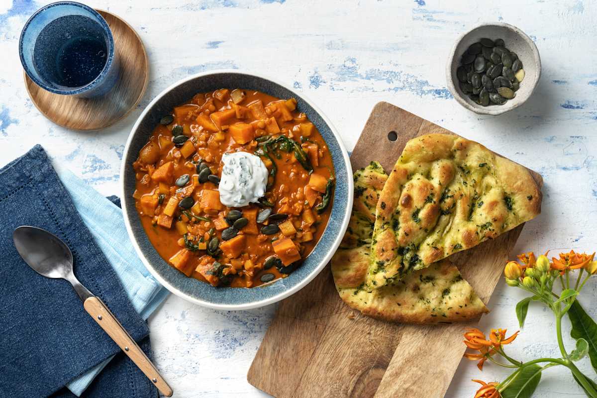 Dahl met zoete aardappel en muntyoghurt