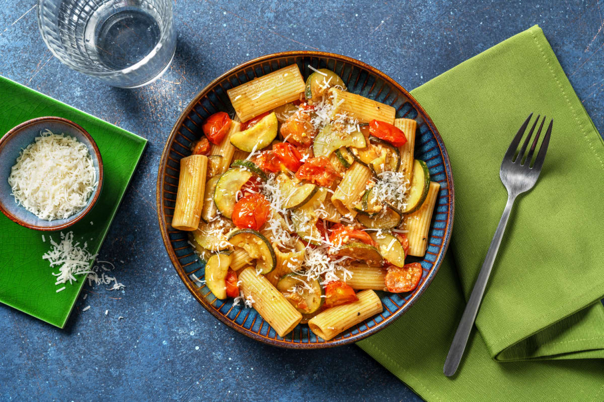 Rigatoni al pesto con calabacín