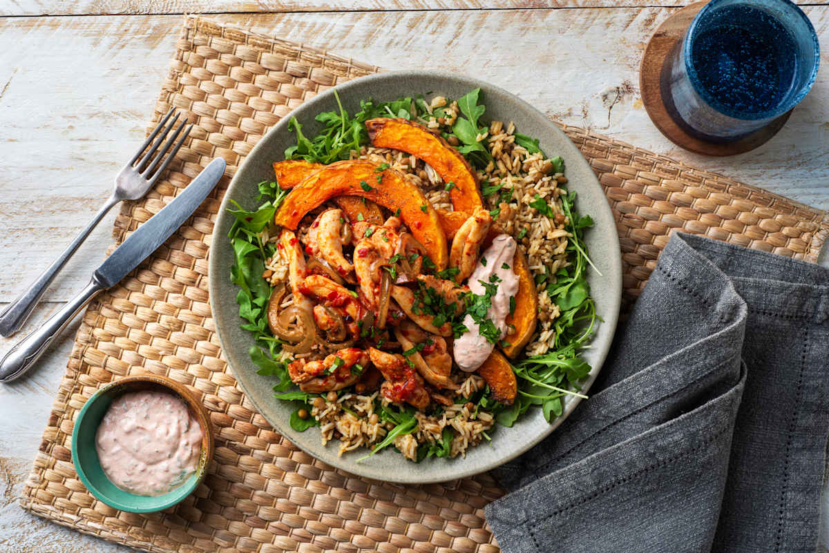 Rijst-linzensalade met spicy kip