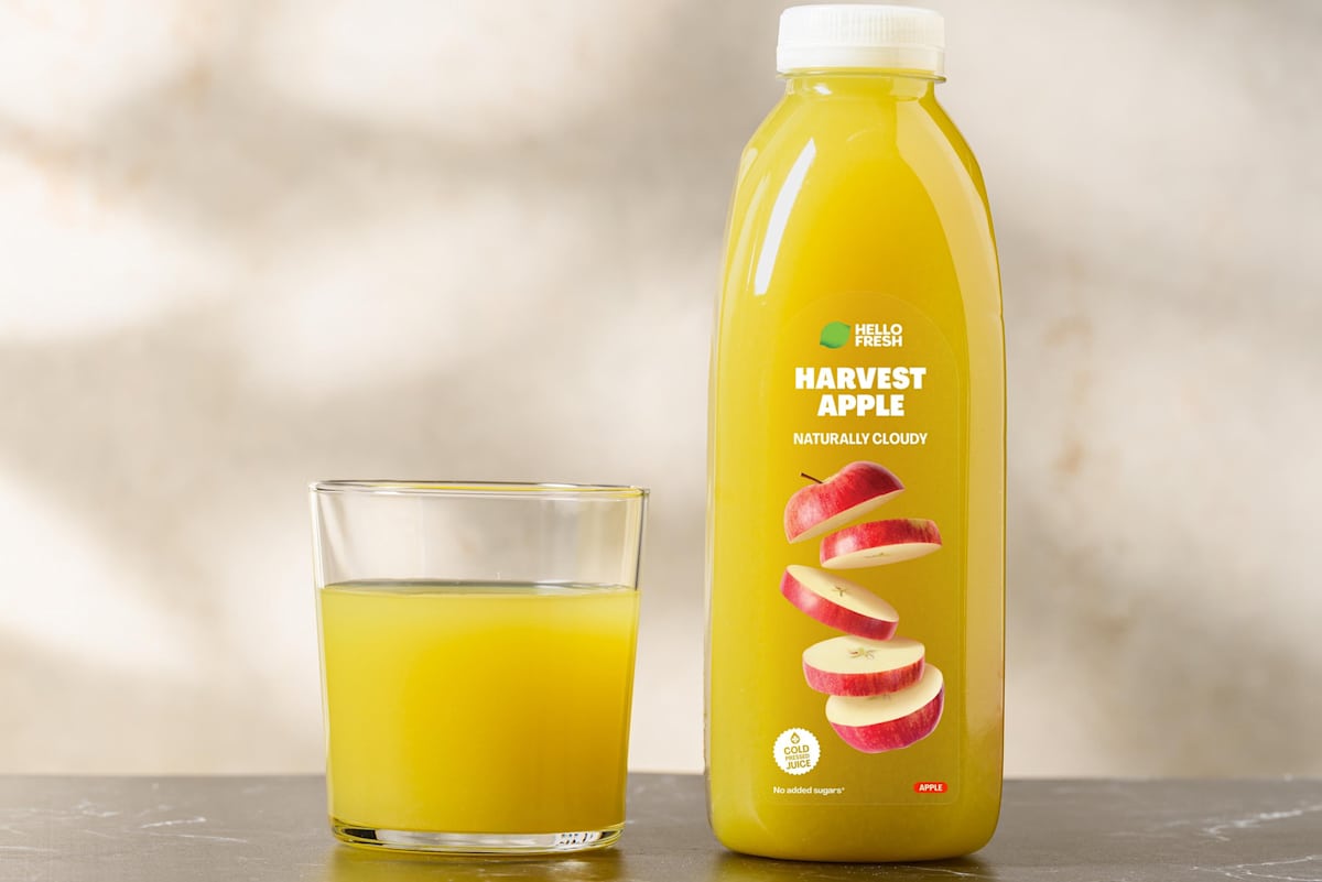 Harvest apple