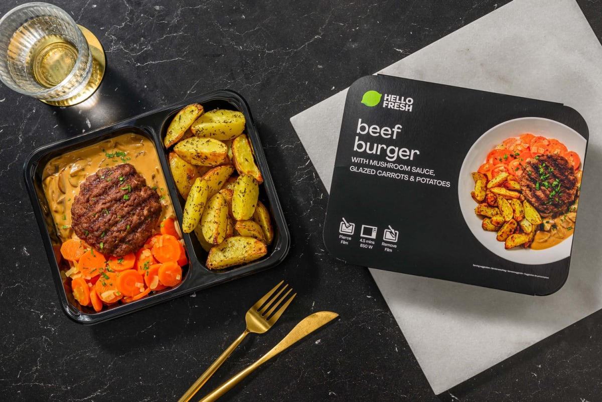 Runderburger met champignonsaus en aardappelen